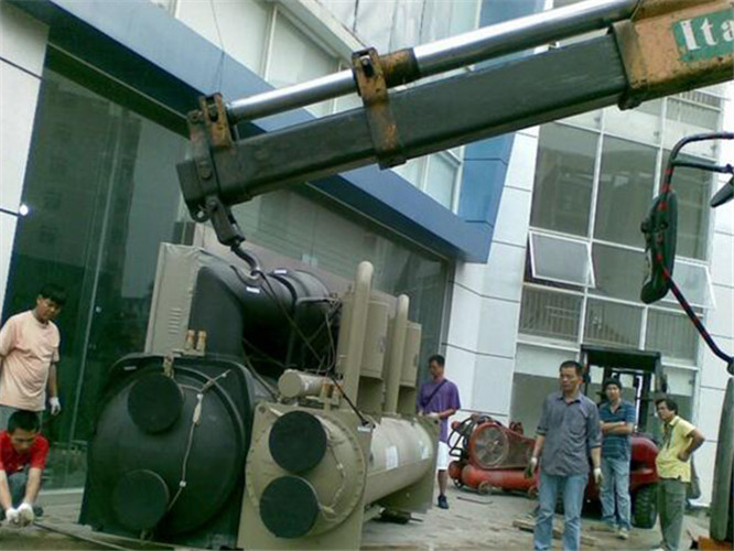 新华区随车吊和汽车吊的核心区别是什么？哪种更省钱？